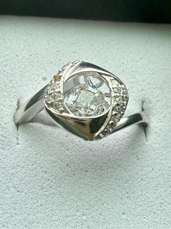 Pretty Bird Jewelry Jewelry - NEW! 14k White Gold Crystal Solitaire Halo Ring - Floating Center Stone